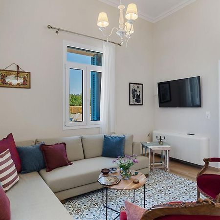 Villa Remedio Neon Khorion  Exteriér fotografie