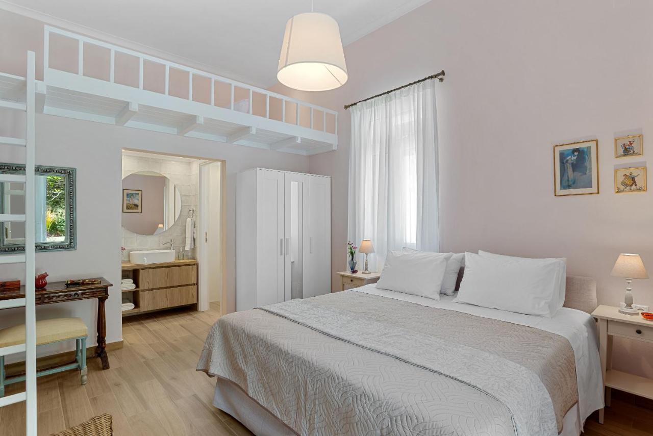Villa Remedio Neon Khorion  Exteriér fotografie