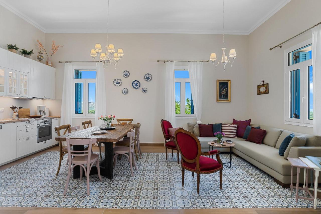Villa Remedio Neon Khorion  Exteriér fotografie